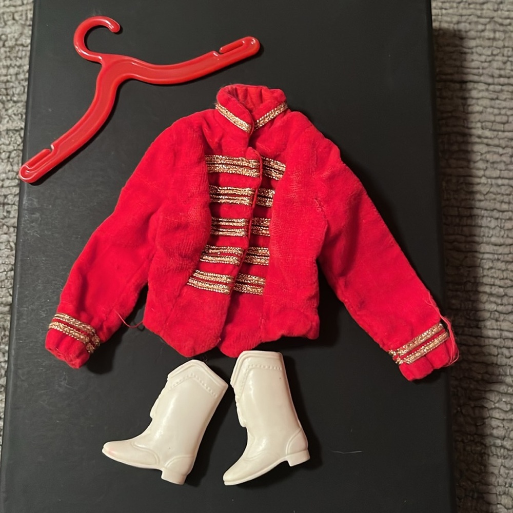 Vintage Barbie Drum Majorette 0875 Red Velvet Jacket Gold Trim & boots 1…